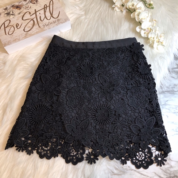 Topshop Dresses & Skirts - Topshop Floral Lace Skirt Black Mini Size 2 (UK 6)